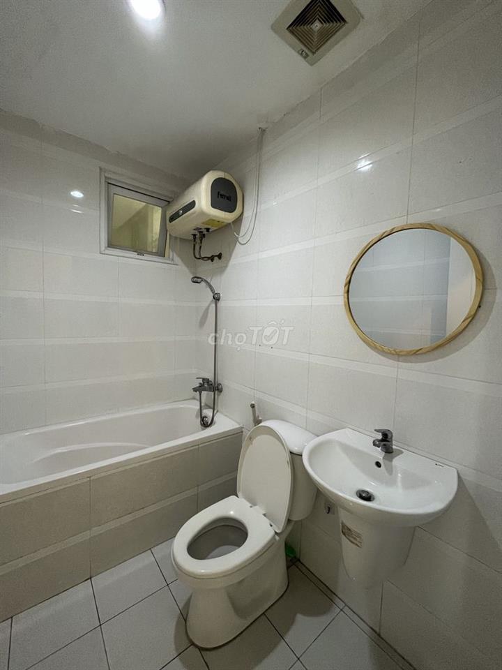Chính chủ cho thuê căn hộ 138m2 3pn 3wc tầng cao view thoáng giá tốt
