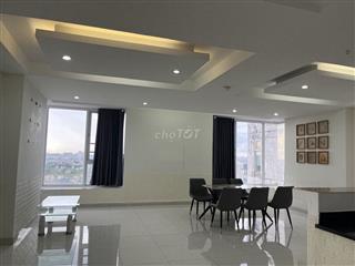 Chính chủ cho thuê căn hộ 138m2 3pn 3wc tầng cao view thoáng giá tốt
