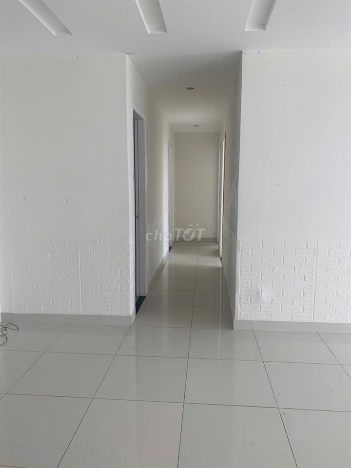 Chính chủ cho thuê căn hộ 138m2 3pn 3wc tầng cao view thoáng giá tốt