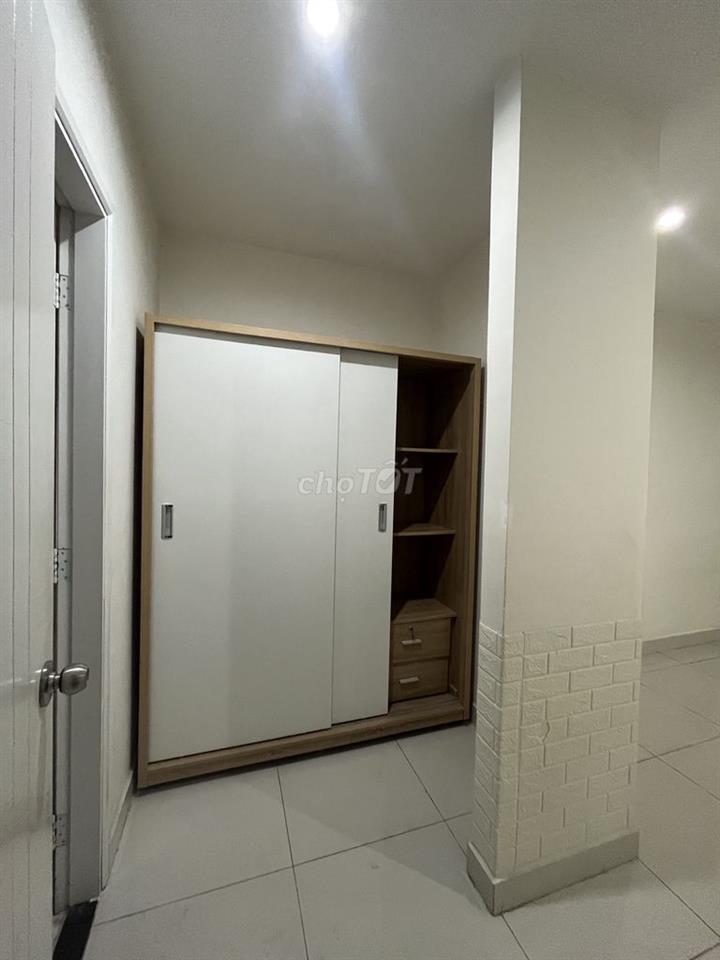 Chính chủ cho thuê căn hộ 138m2 3pn 3wc tầng cao view thoáng giá tốt