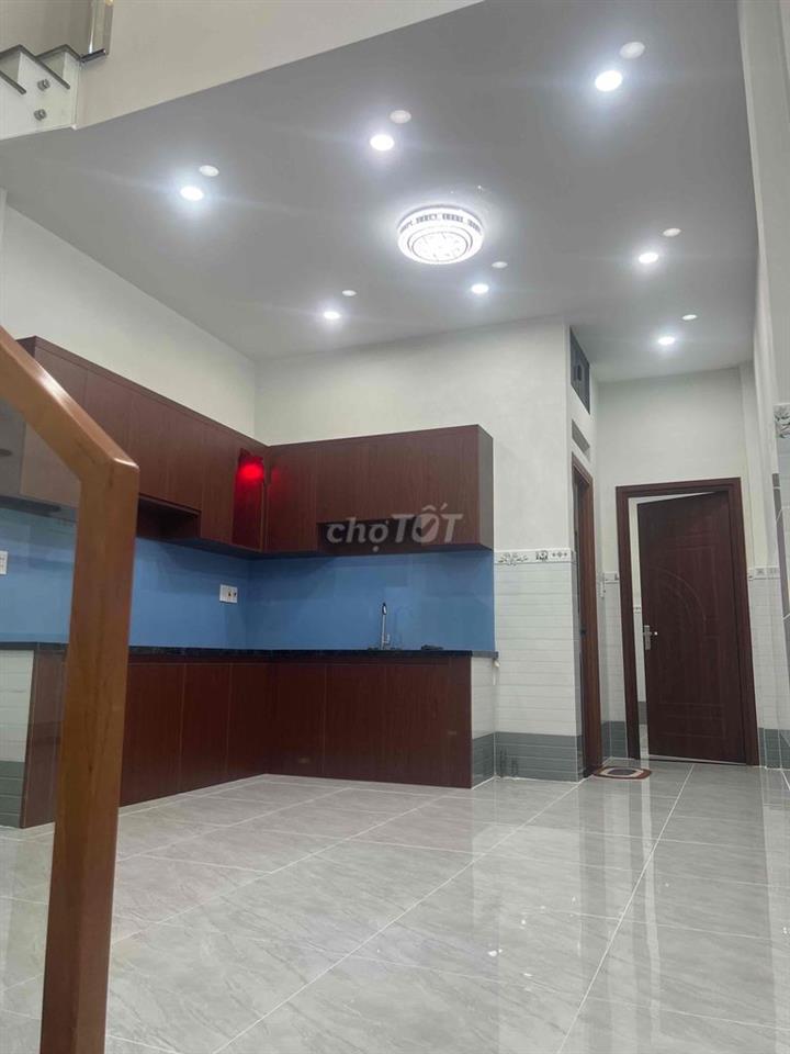 Nhà hẻm xe hơi 1 trệt 1 lầu 3 phòng ngủ 2 To let