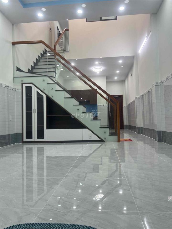 Nhà hẻm xe hơi 1 trệt 1 lầu 3 phòng ngủ 2 To let