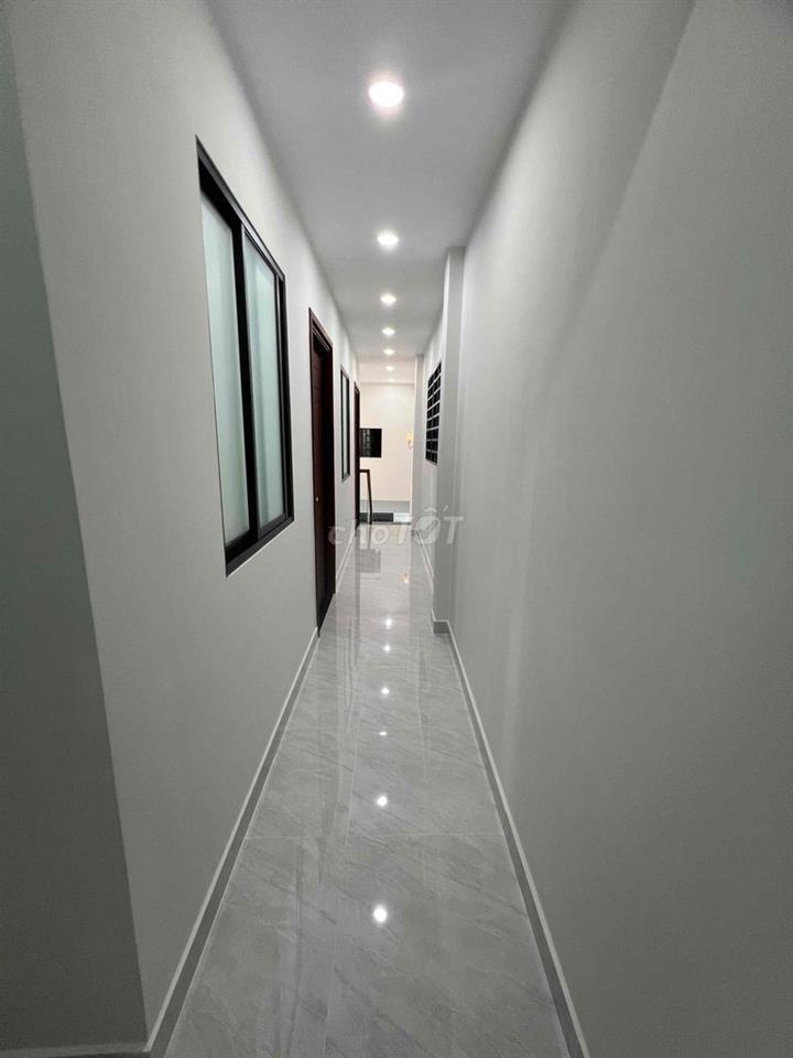 Nhà hẻm xe hơi 1 trệt 1 lầu 3 phòng ngủ 2 To let