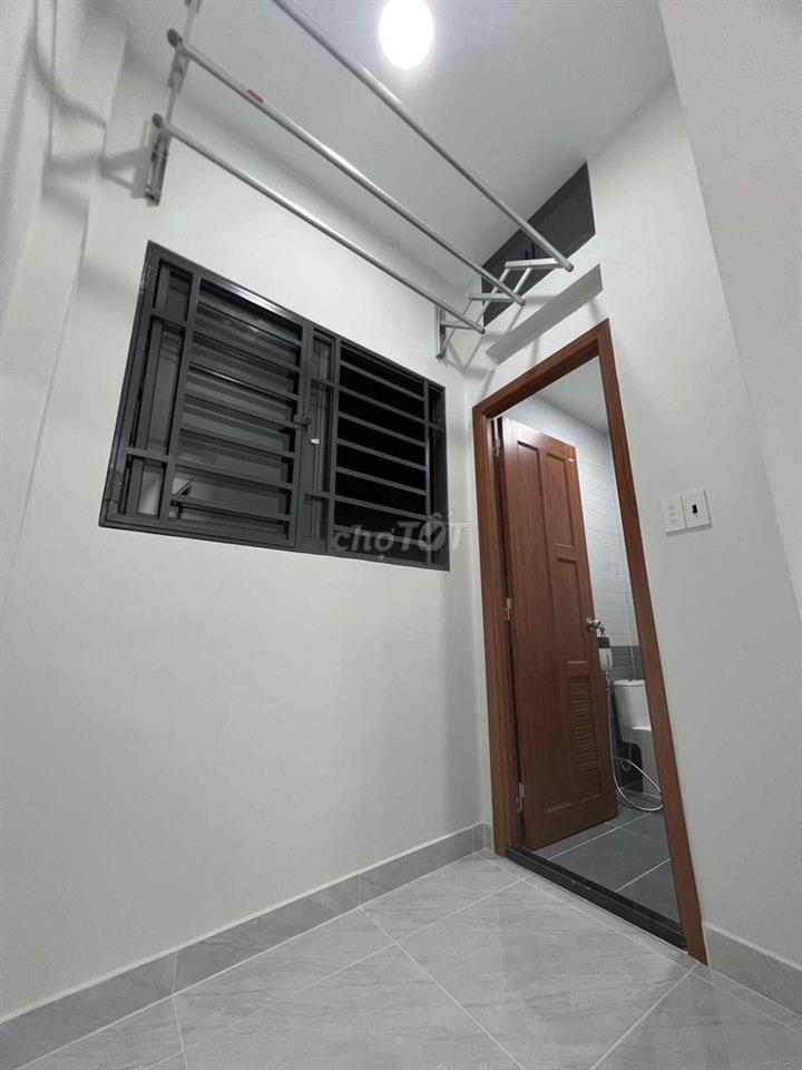 Nhà hẻm xe hơi 1 trệt 1 lầu 3 phòng ngủ 2 To let