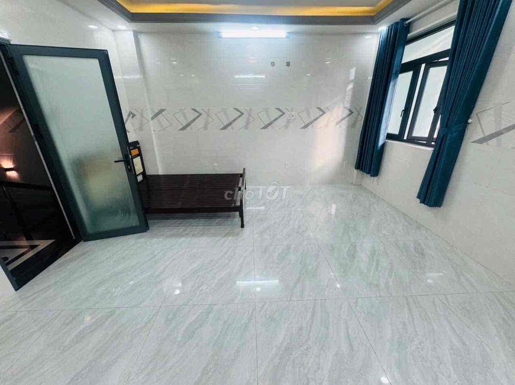 Cho Thuê Phòng có Ban Công rộng 40m2