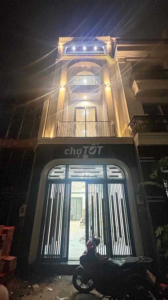Nhà mới Lê Văn Quới, cao cấp