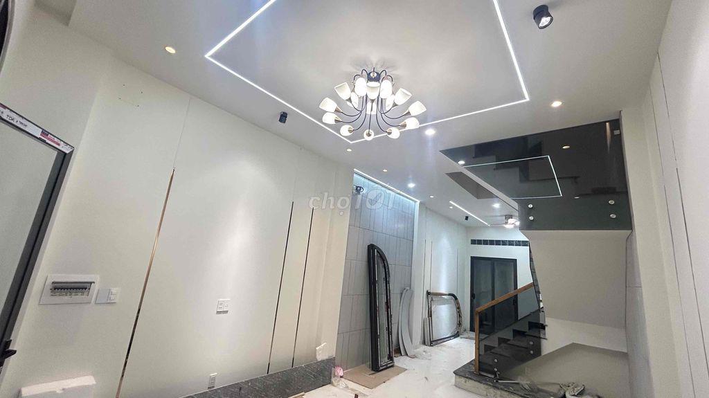 Nhà mới Lê Văn Quới, cao cấp
