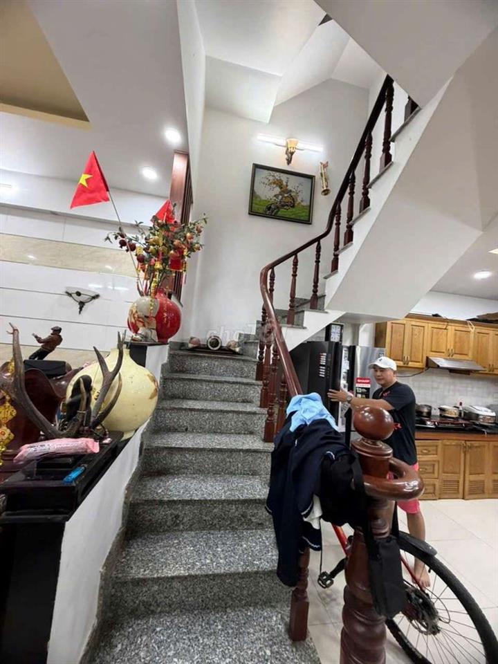 Nhà 1 / Tỉnh lộ 10 hẻm xe hơi