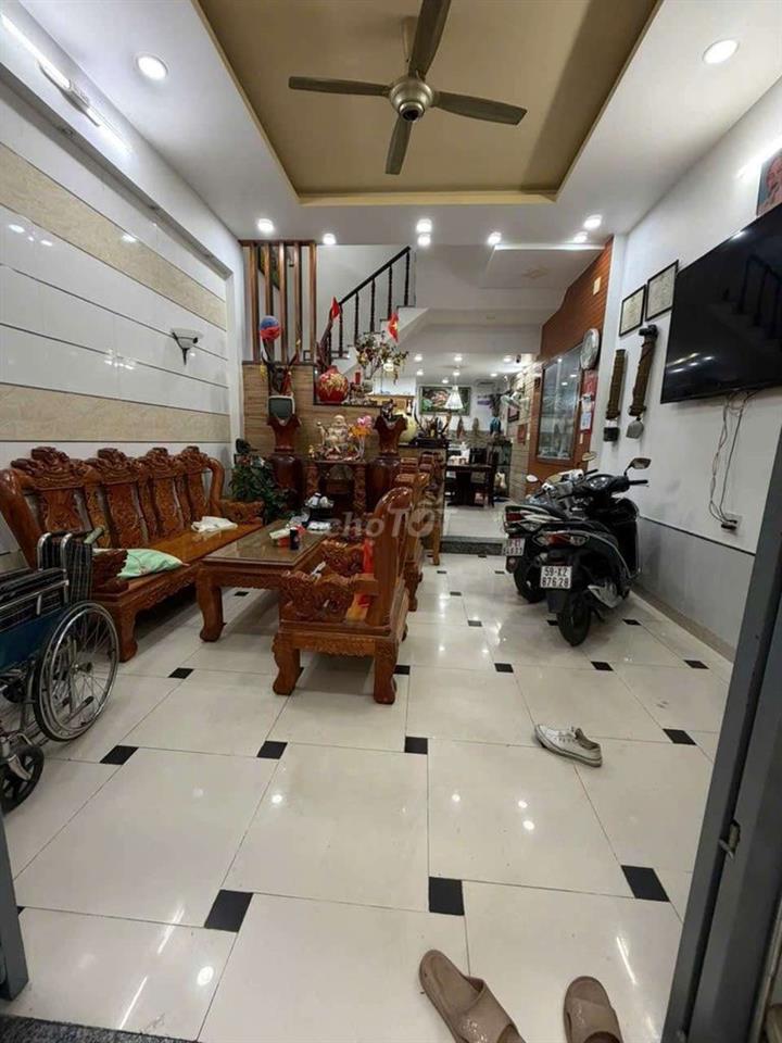 Nhà 1 / Tỉnh lộ 10 hẻm xe hơi
