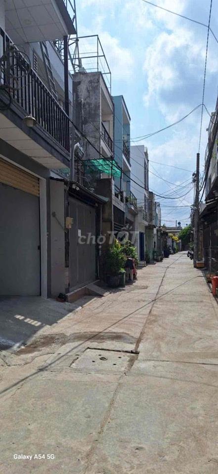 PHÒNG Ở CÓ BAN CÔNG CHO THUÊ