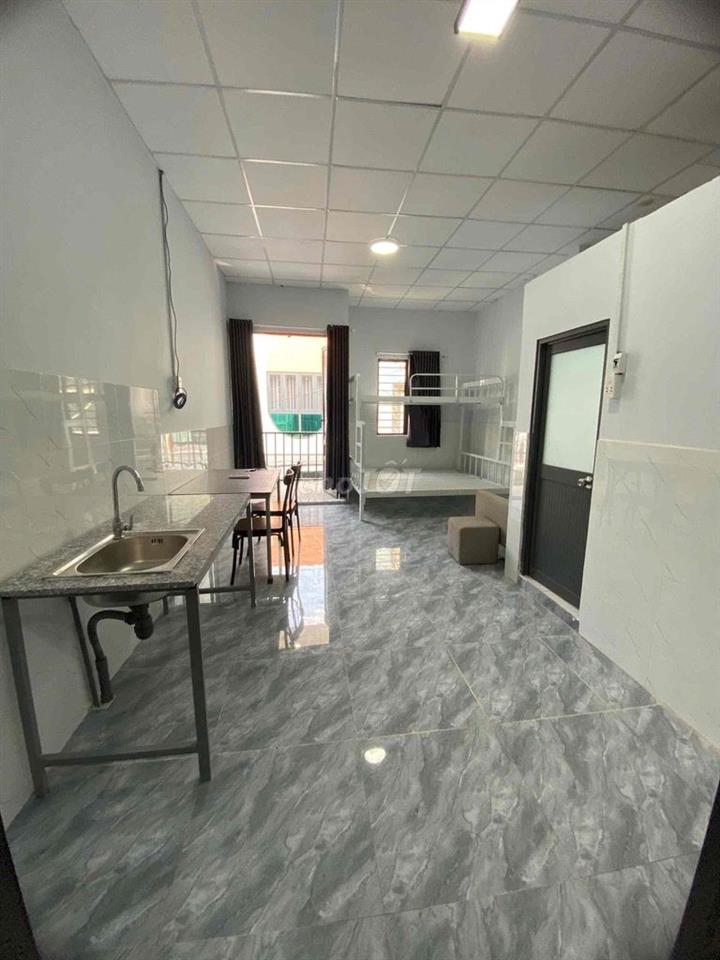 PHÒNG Ở CÓ BAN CÔNG CHO THUÊ