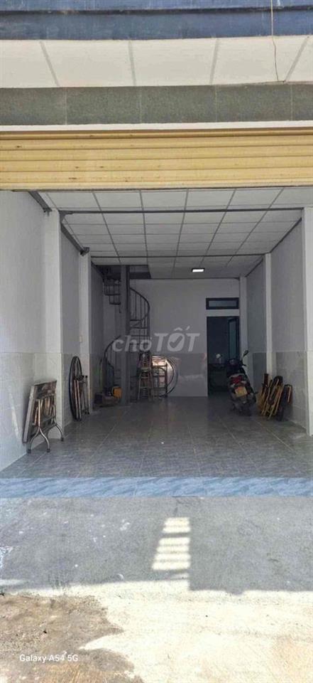 PHÒNG Ở CÓ BAN CÔNG CHO THUÊ