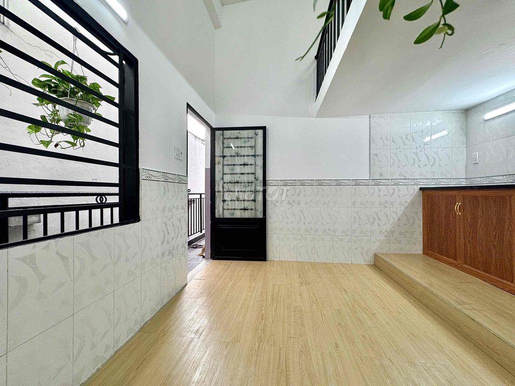 Phòng trọ xây mới rộng rãi gác cao đứng được gần đại học Văn Hiến