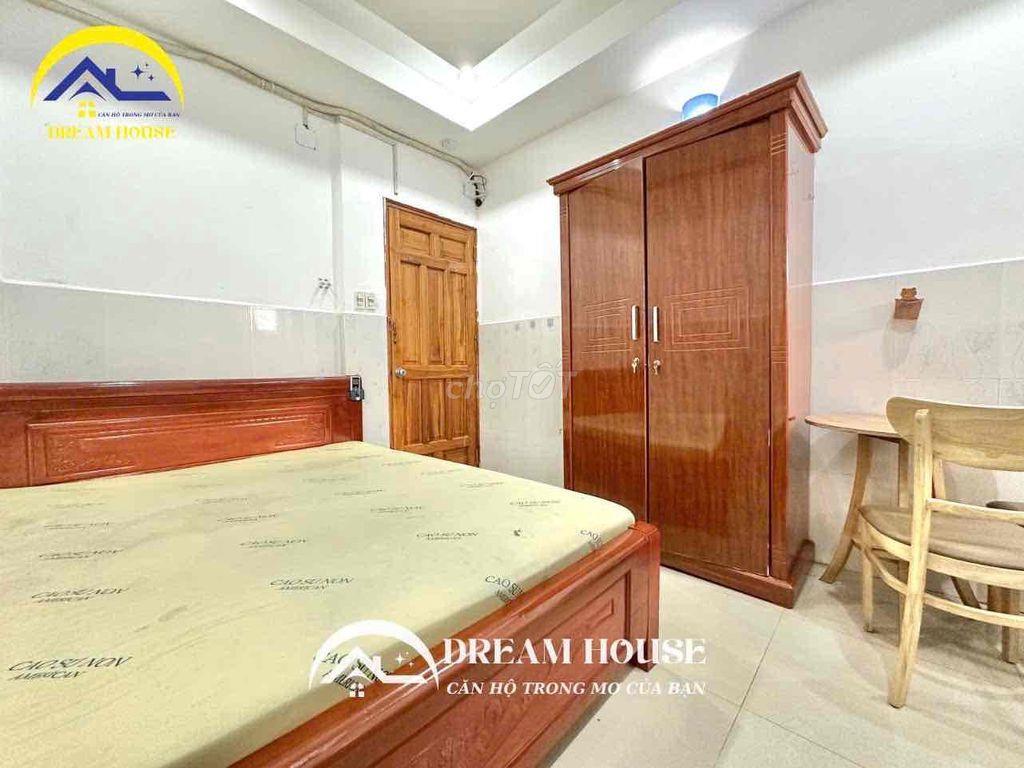Căn hộ đầy đủ nội thất sạch sẽ đối diện Đầm Sen