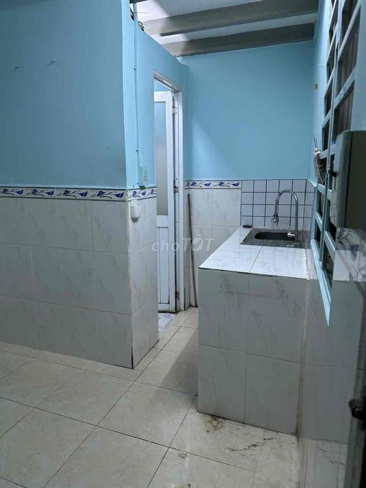 Phòng trọ đường Tân Hoà Đông giá rẻ có gác sạch sẽ miễn phí dịch vụ