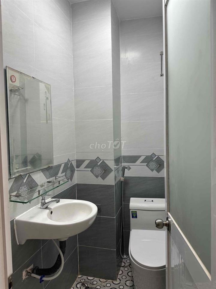 CHO THUÊ NHÀ NGUYÊN CĂN - NHÀ ĐẸP, RỘNG RÃI, HẺM CÙNG YÊN TĨNH