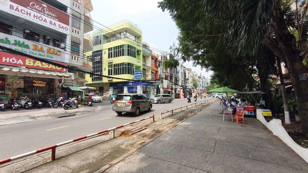 Mặt tiền khu phố Nhật Phạm Viết Chánh