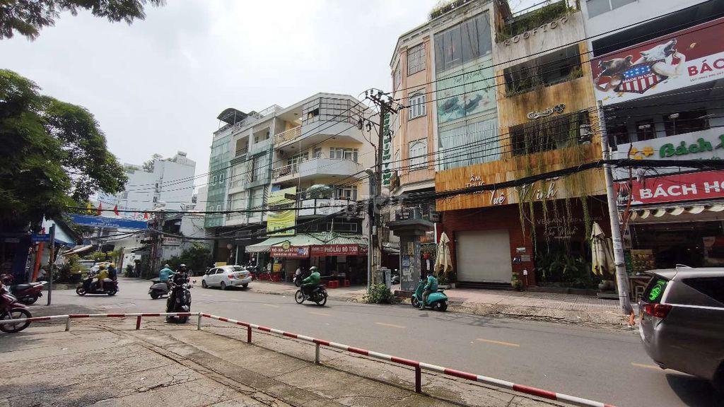 Mặt tiền khu phố Nhật Phạm Viết Chánh