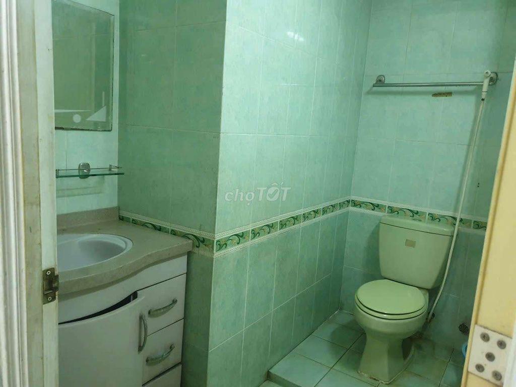 Mình đang trống 1 phòng trọ ở nơ trang long