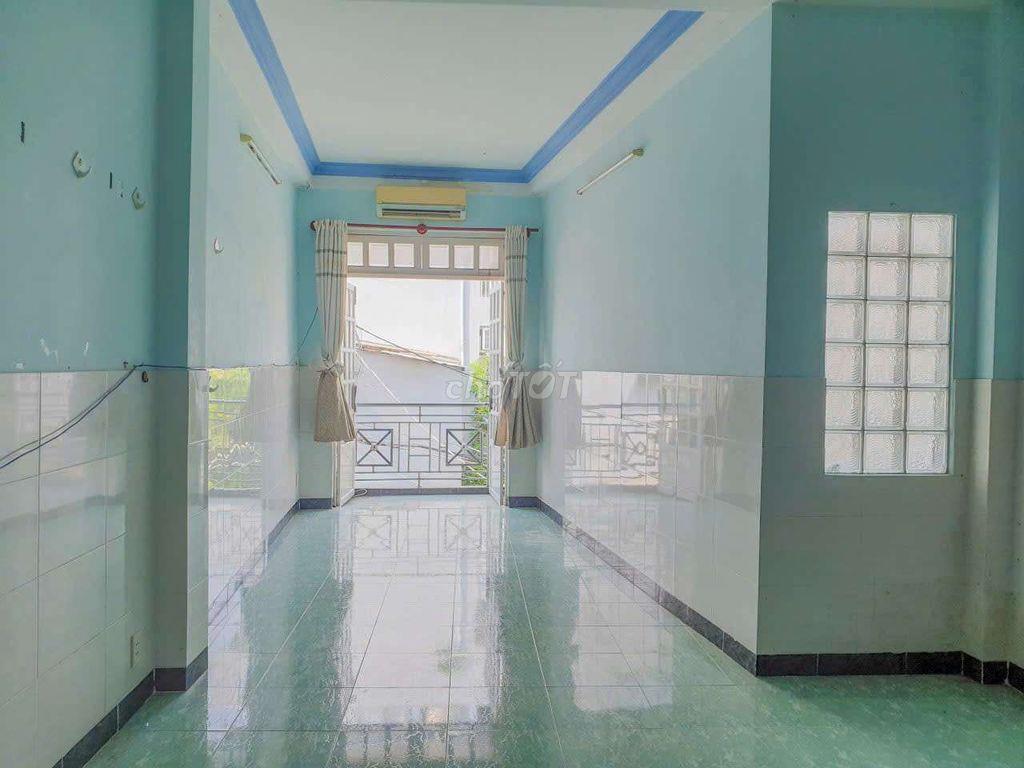 Mình đang trống 1 phòng trọ ở nơ trang long