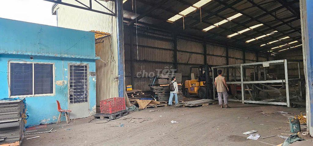 Nhà xưởng cho thuê đường hà duy phiên bình mỷ cu chi dt: 1100m