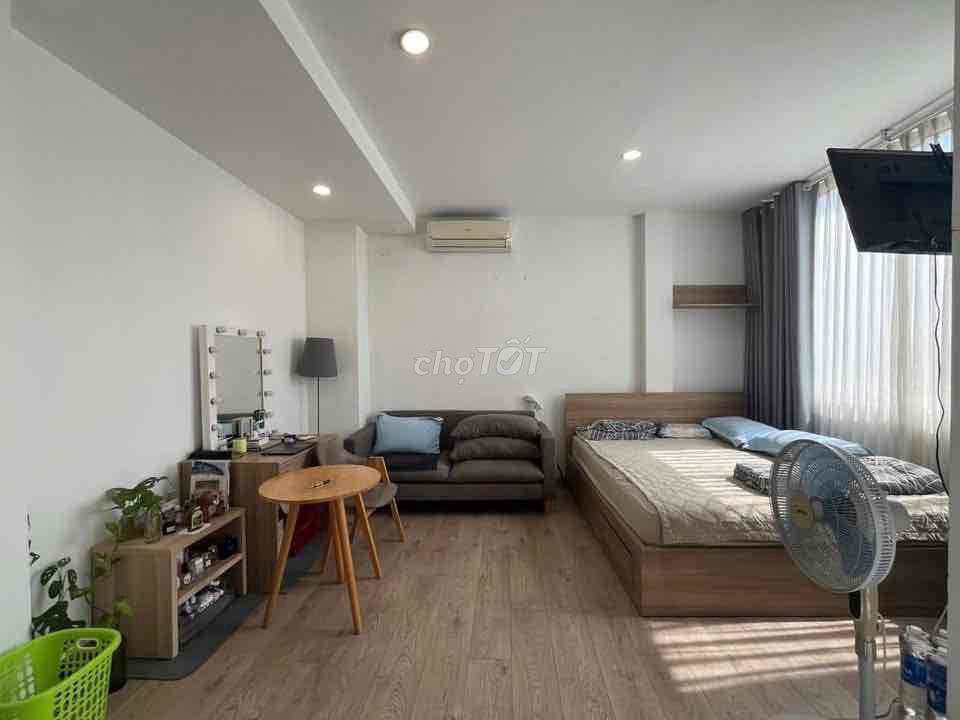 CĂN HỘ STUDIO THOÁNG MÁT TIỆN DI CHUYỂN QUA CÁC QUẬN TRUNG TÂM