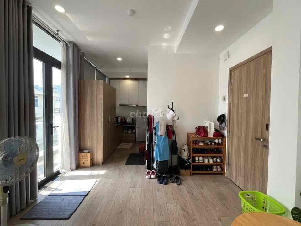 CĂN HỘ STUDIO THOÁNG MÁT TIỆN DI CHUYỂN QUA CÁC QUẬN TRUNG TÂM