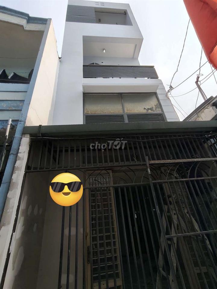 TRUNG TÂM GÒ VẤP, NHÀ ĐÚC 4 TẤM RỘNG RÃI, SÁT CÔNG VIÊN LÀNG HOA