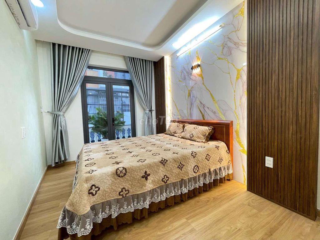XE HƠI ĐỔ CỬA, CO THANG MÁY 87M2 GÒ VẤP