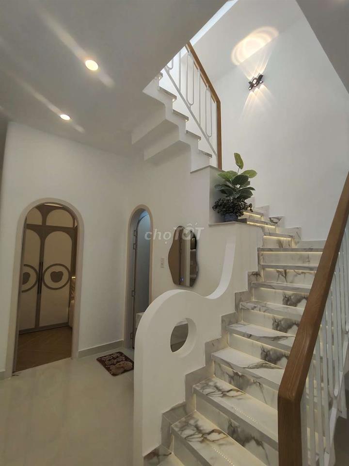NHÀ ĐẸP 3 PHÒNG NGỦ TRUNG TÂM GÒ VẤP