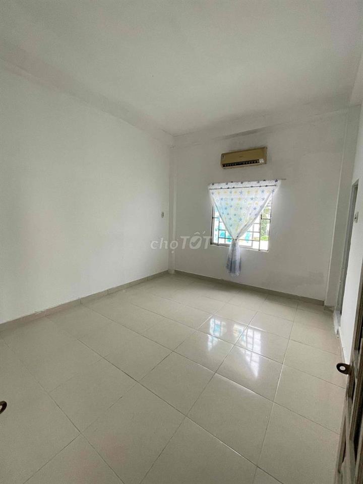 Cho thuê phòng cách Đại Học Công Nghiệp 300m