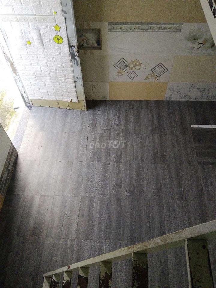 phòng 2,5 triệu gác lửng, WC riêng, giờ giấc tự do