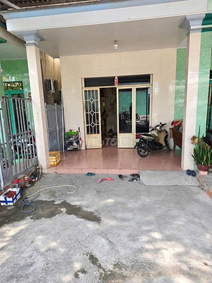 Bán gấp 124.5m2 - 1,625 tỷ, nhà đất XTS, Hóc Môn, cạnh Nguyễn Văn Bứa