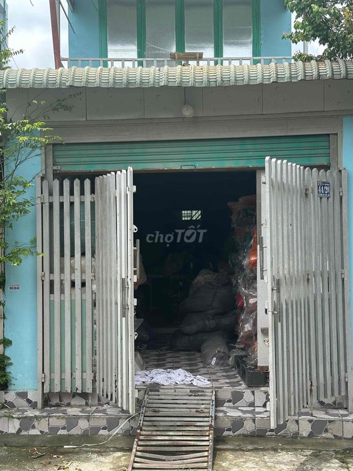 bán nhà 4m x20m 1 trệt 1 lầu đường trước nhà 7m