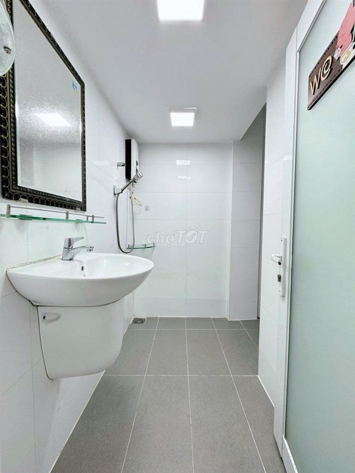 Chung cư Nhiêu Tứ- Hoa Sứ  căn 2p ngủ,có nội thất 10tr/tháng