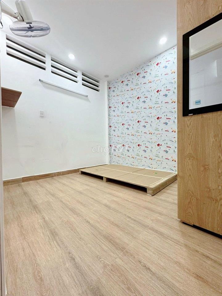 Chung cư Nhiêu Tứ- Hoa Sứ  căn 2p ngủ,có nội thất 10tr/tháng