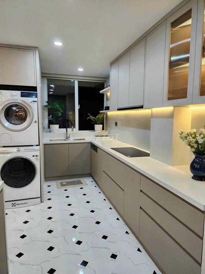 Penthouse Satra Eximland- 200m2 nội thất cao cấp 4PN, 3WC Giá 49 Tr/th
