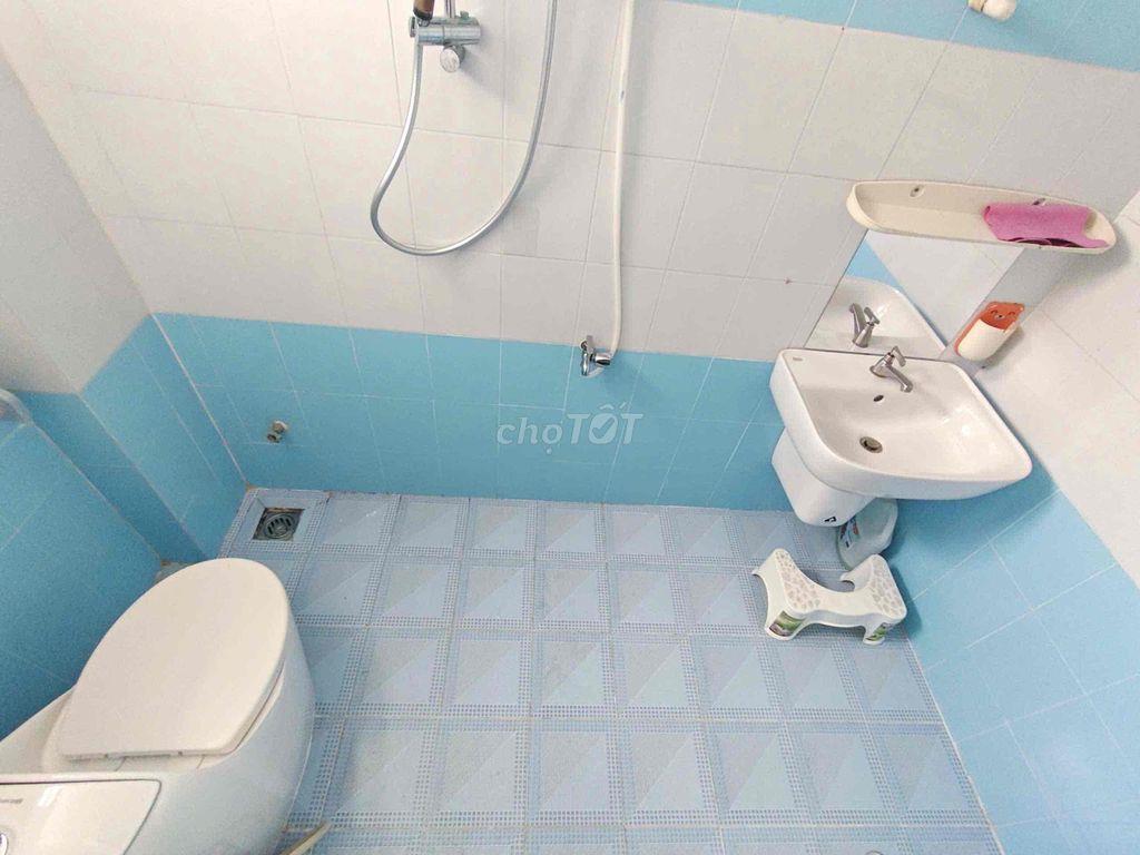 Nhà 3 Tầng ngay Trung Tâm Phú Nhuận , nhà mới sạch đẹp