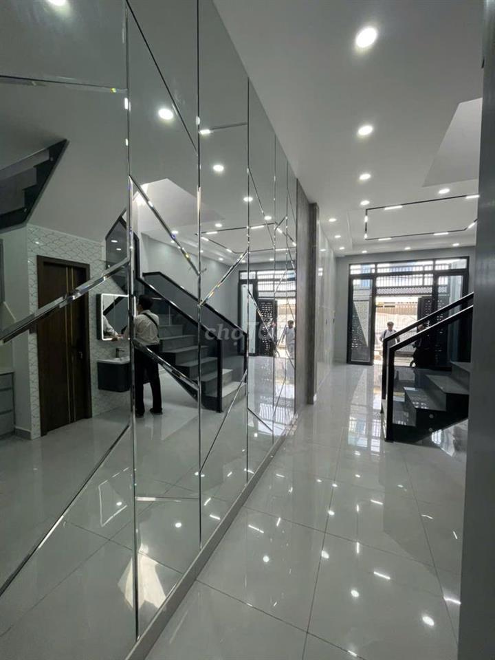 🔥 ÔNG ÍCH KHIÊM Q11 - KẾ BÊN HXH - 3.8M X 14M - CÓ PHÒNG NGỦ TRỆT 🔥