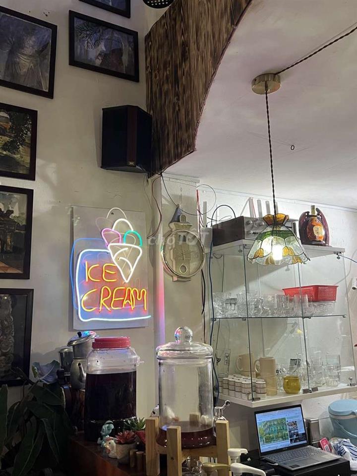 Sang Quán Cafe bánh Vintage quận 10