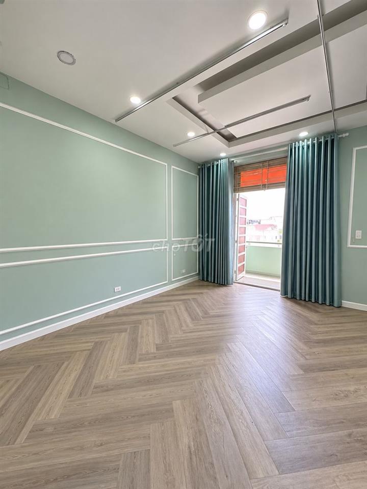 Cho thuê phòng trống lầu 2 dt 35m2
