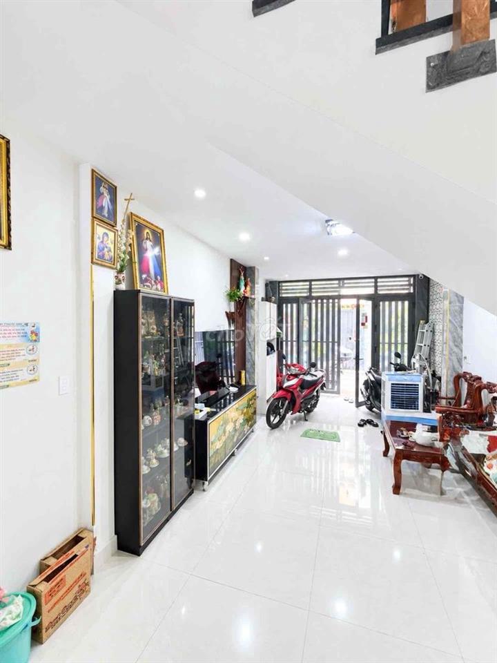 Nhà Nguyễn Văn Khối - 45m2 - 2 Tầng - 5M2 Thông - Giá 3 tỷ 9