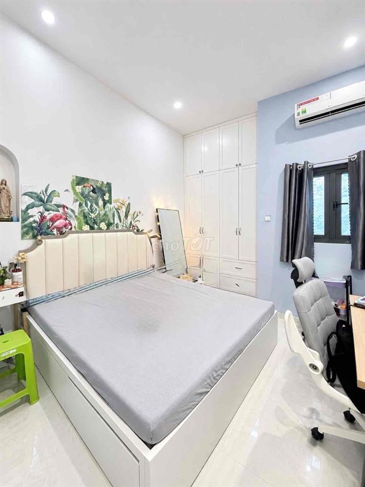 Nhà Nguyễn Văn Khối - 45m2 - 2 Tầng - 5M2 Thông - Giá 3 tỷ 9