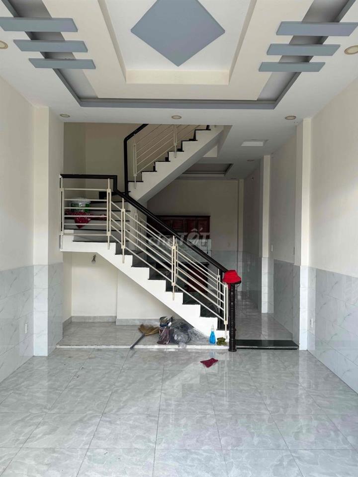 nhà vị trí đẹp có sổ hoàn công gần chợ, các trường mầm non. cấp 1,2,3