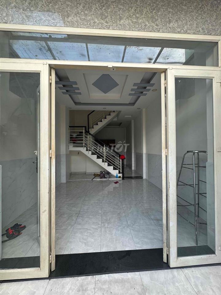 nhà vị trí đẹp có sổ hoàn công gần chợ, các trường mầm non. cấp 1,2,3