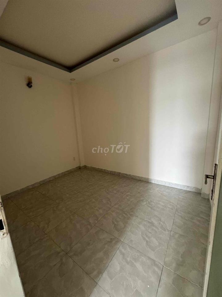 nhà vị trí đẹp có sổ hoàn công gần chợ, các trường mầm non. cấp 1,2,3