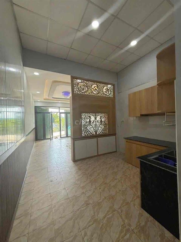 NHÀ MẶT TIỀN KÊNH TX22 DT 72m2