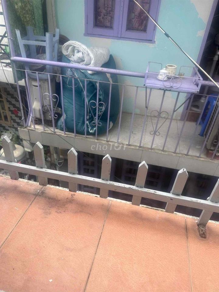ban nhà
