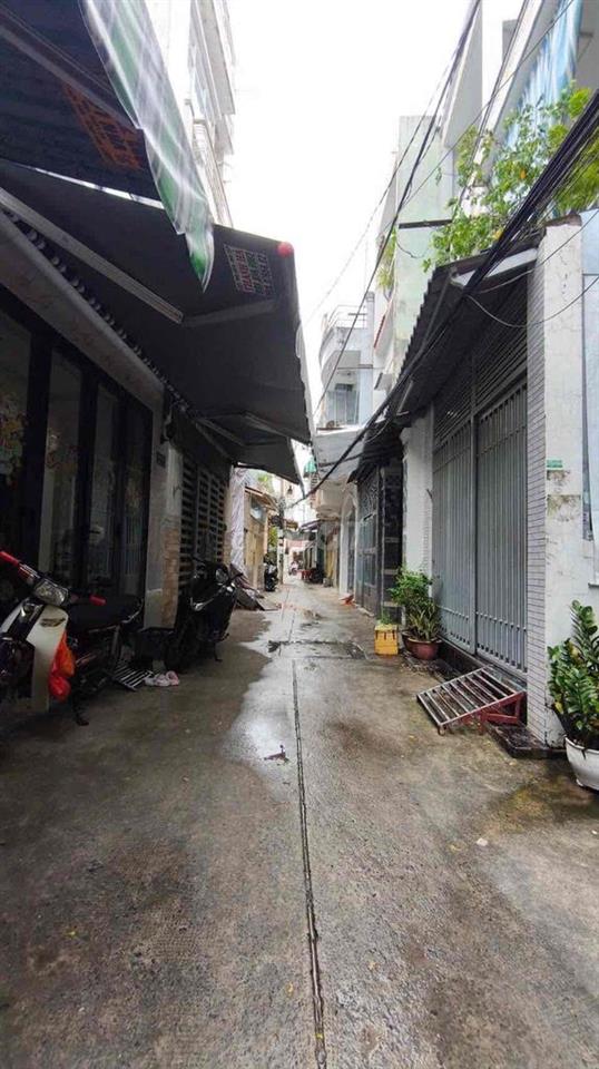 ban nhà