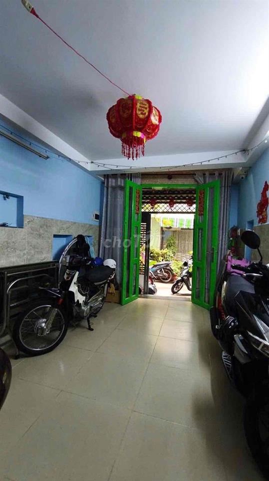 ban nhà